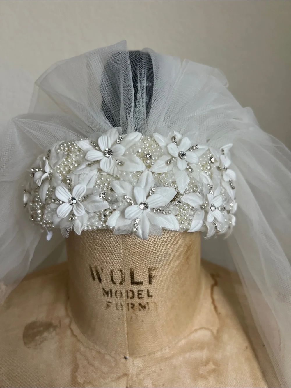 Giselle V476 Ivory pearl Floral Bridal Veil Headband